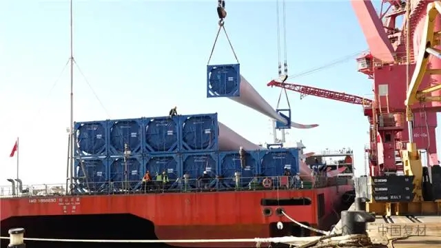 鹽城邊檢助力今年首批“風電翅膀”出口海外