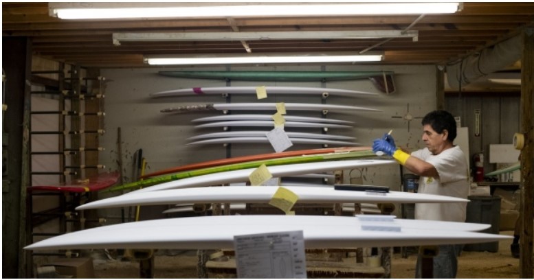 沖浪板、泳池一貨難求,原來都是它惹的禍…… 沖浪板、泳池一貨難求,原來都是它惹的禍……