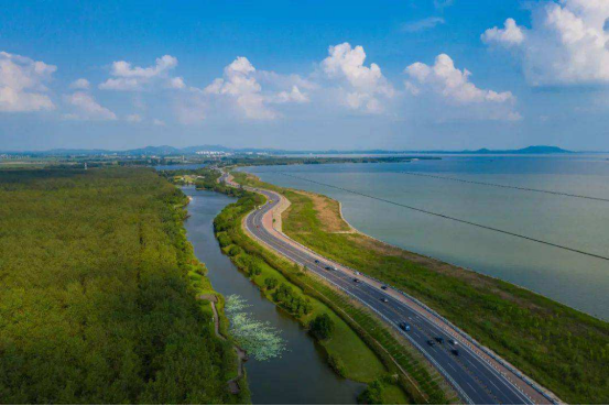 單次頂進距離超千米，大口徑新型連續纏繞玻璃鋼夾砂頂管在引江濟淮項目中展現新風采，提前向黨的二十大勝利召開獻禮