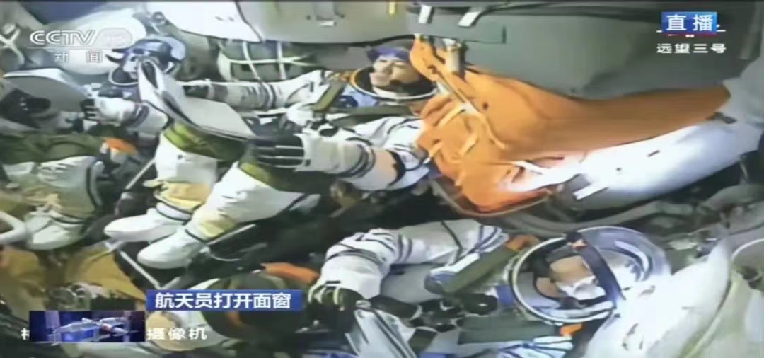 中材科技研制配套多項產品助力神舟十四號發射成功！