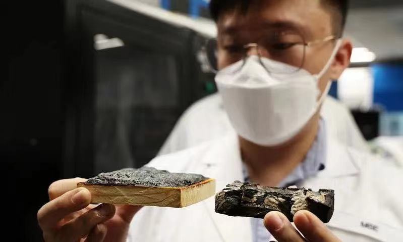 能防火也更便宜，南大研發涂料可減緩木材被燒毀