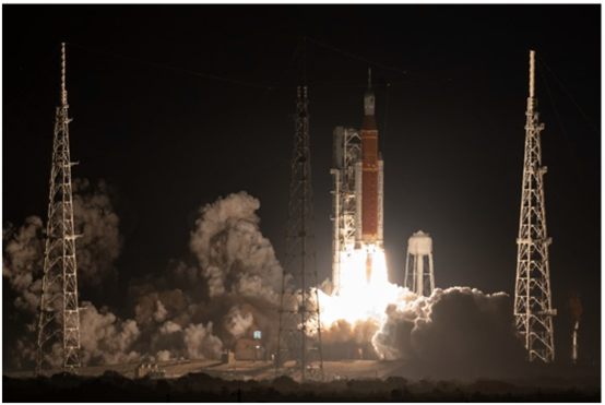 美國宇航局的阿耳忒彌斯1號巨型火箭將獵戶座發射到月球 美國宇航局的阿耳忒彌斯1號巨型火箭將獵戶座發射到月球