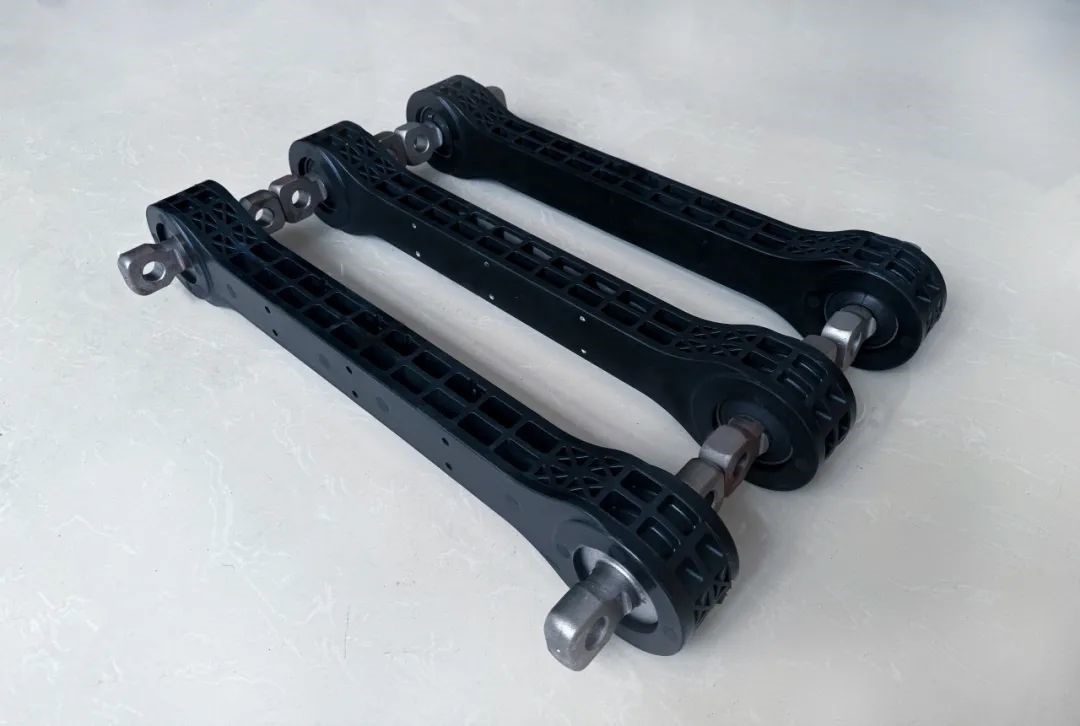 時代新材復合材料推力桿路試成功 時代新材復合材料推力桿路試成功