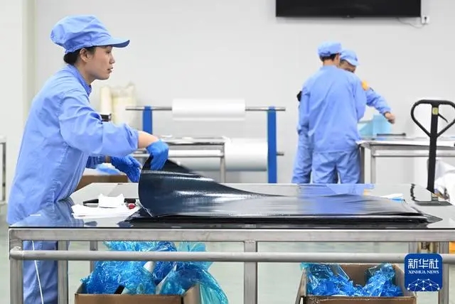 從“賣原料”到“賣制品” 吉林打造世界級碳纖維產業基地 從“賣原料”到“賣制品” 吉林打造世界級碳纖維產業基地