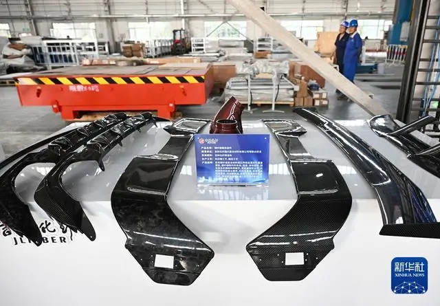 從“賣原料”到“賣制品” 吉林打造世界級碳纖維產業基地 從“賣原料”到“賣制品” 吉林打造世界級碳纖維產業基地