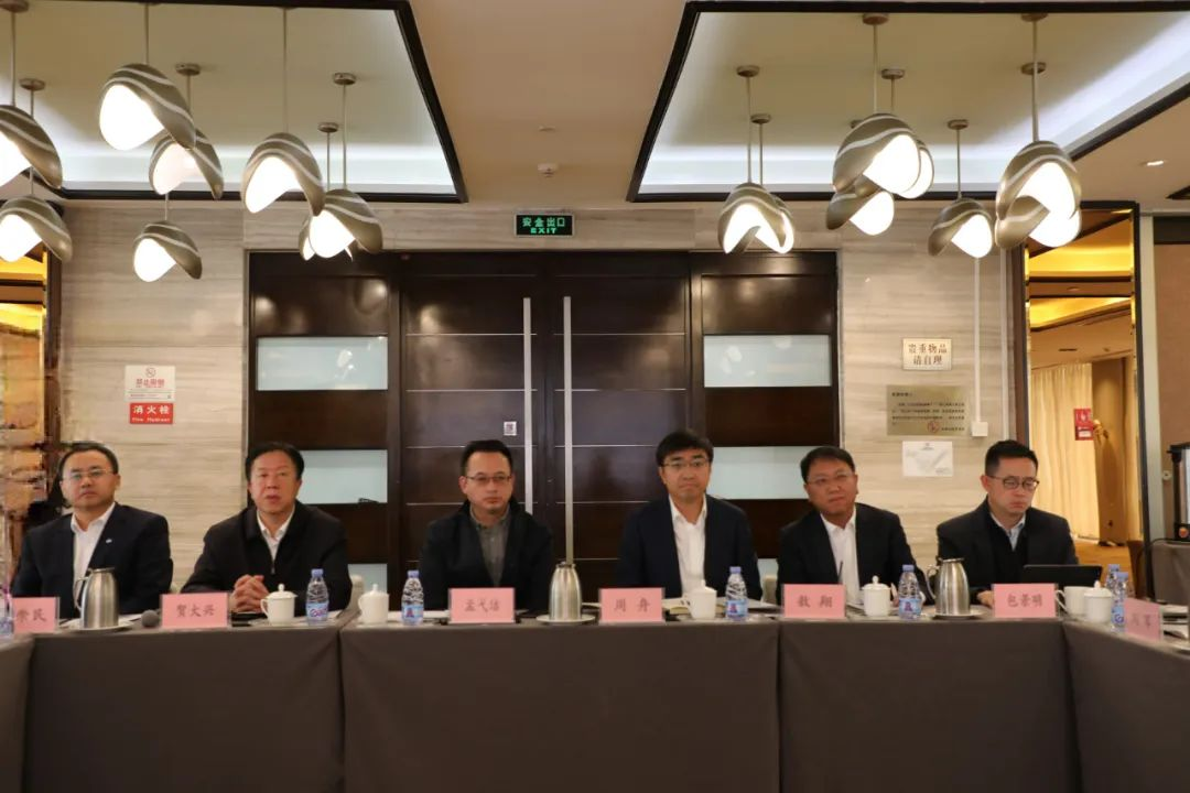 中國復合材料工業協會秘書長應邀參加了齊二機床公司舉辦的碳纖維復合材料鋪放裝備產業發展交流研討會 中國復合材料工業協會秘書長應邀參加了齊二機床公司舉辦的碳纖維復合材料鋪放裝備產業發展交流研討會