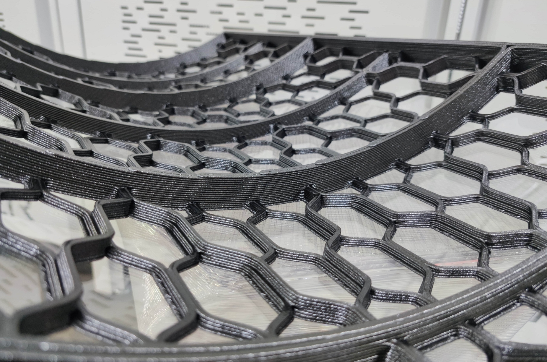 后固化：無需工具的直接擠壓可實現高效、復雜的復合結構開發