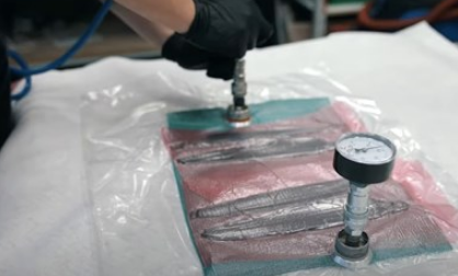 預浸料壓縮成型滿足更高速率的螺旋槳制造