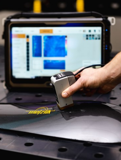 預浸料壓縮成型滿足更高速率的螺旋槳制造