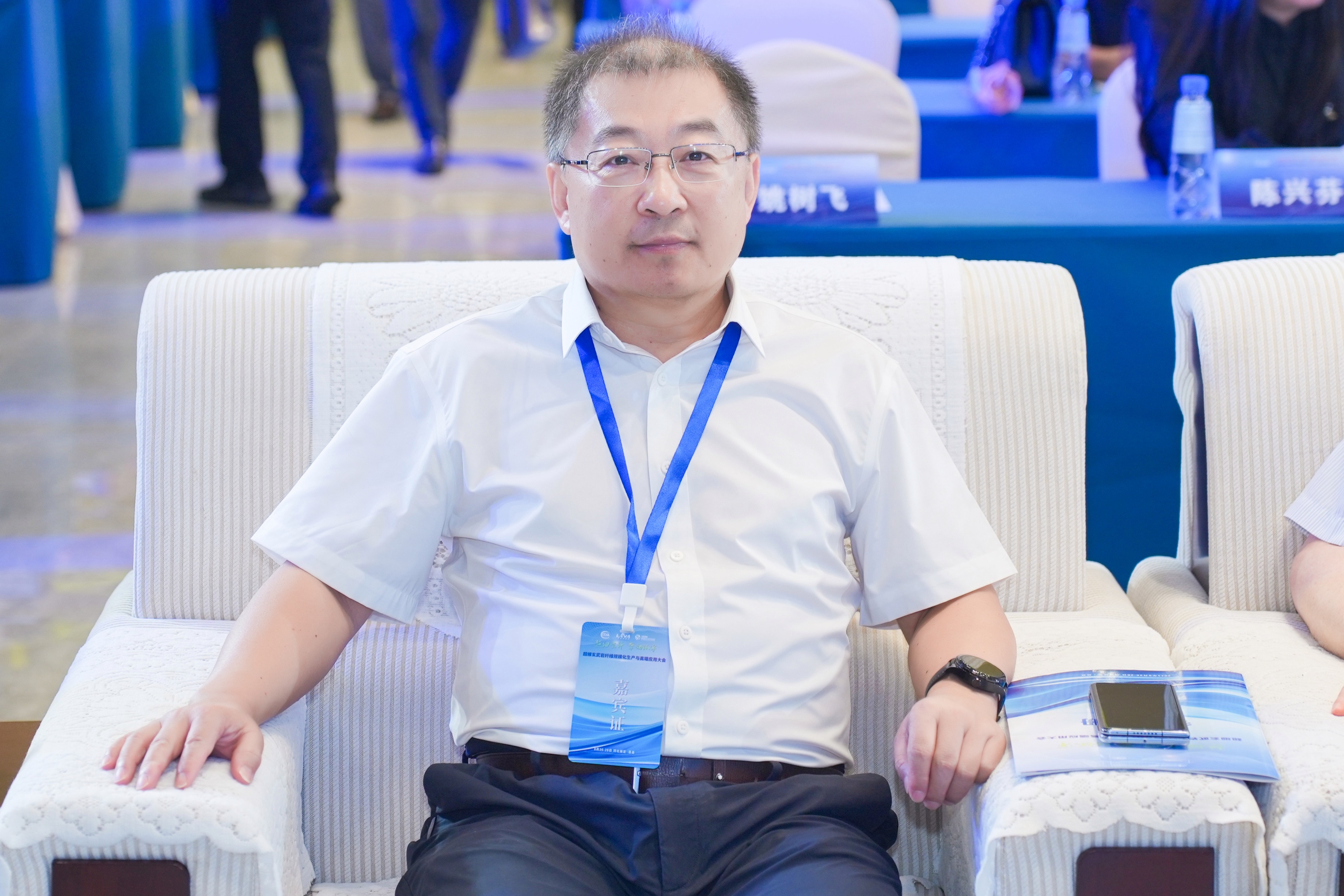 聚焦規(guī)模化生產(chǎn)與高端應(yīng)用 以創(chuàng)新技術(shù)擎動(dòng)全球產(chǎn)業(yè)升級(jí)——超細(xì)玄武巖纖維規(guī)模化生產(chǎn)與高端應(yīng)用大會(huì)在河北易縣成功舉辦