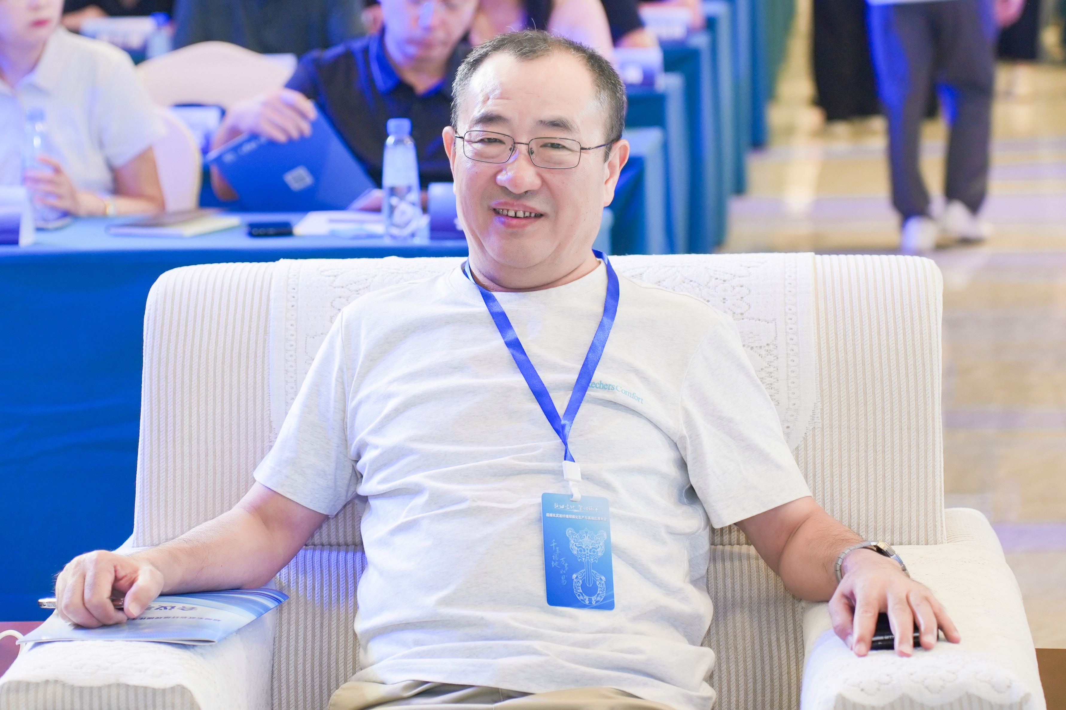 聚焦規(guī)模化生產(chǎn)與高端應(yīng)用 以創(chuàng)新技術(shù)擎動(dòng)全球產(chǎn)業(yè)升級(jí)——超細(xì)玄武巖纖維規(guī)模化生產(chǎn)與高端應(yīng)用大會(huì)在河北易縣成功舉辦