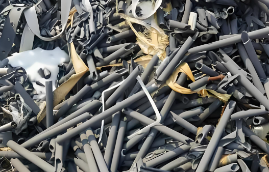 1200萬噸廢棄物破局：復合材料回收的技術革命與產業協同新生態