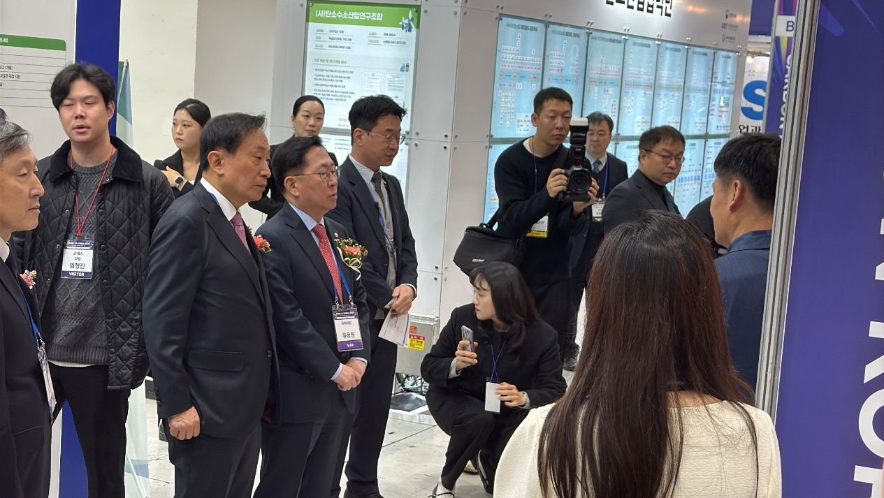 踐行雙循環,中國復合材料工業協會率團亮相韓國Carbon KOREA展 踐行雙循環,中國復合材料工業協會率團亮相韓國Carbon KOREA展